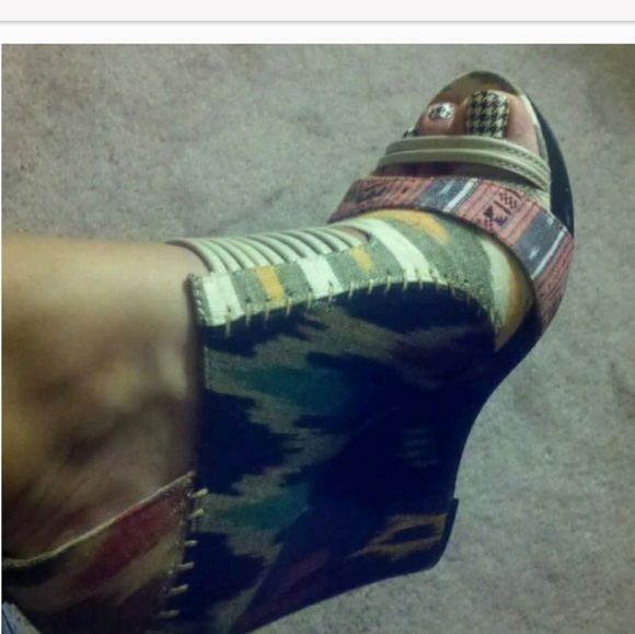 Jean Louie for Aldo: for collectors - Picture 6 of 6